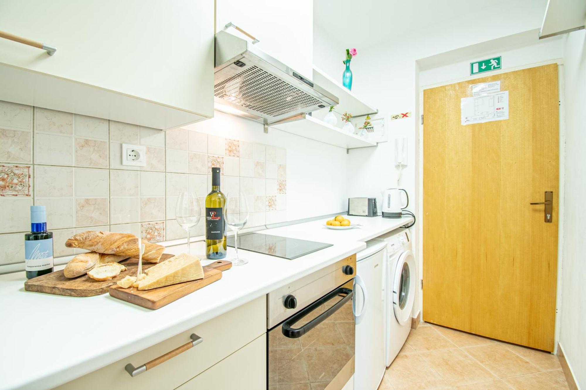Umag Center Apartment Parking By Rentistra מראה חיצוני תמונה