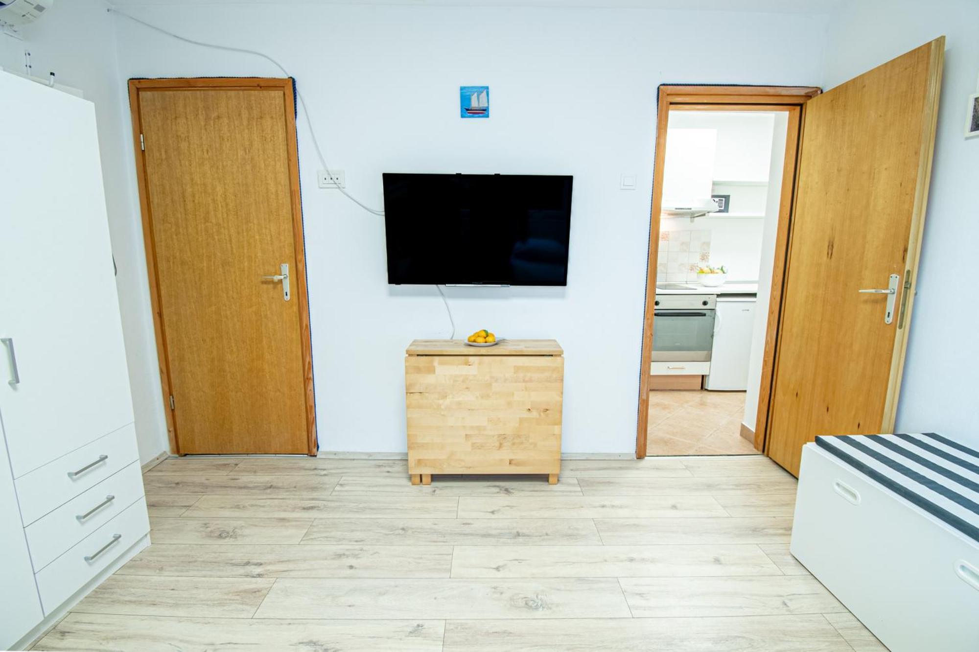 Umag Center Apartment Parking By Rentistra מראה חיצוני תמונה